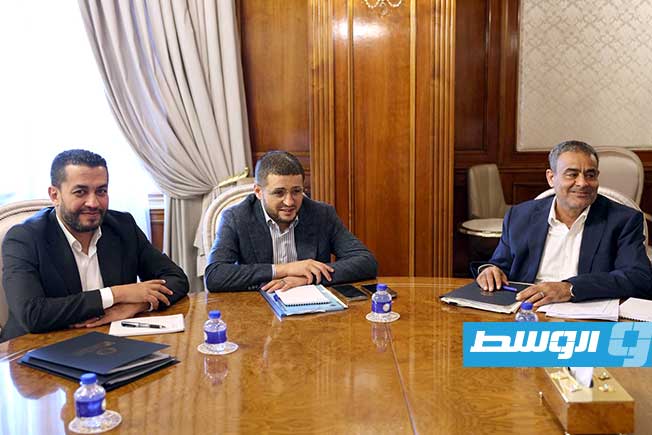 جانب من اجتماع برئاسة الدبيبة لمتابعة أوضاع السدود ومجاري الأودية، الأربعاء 20 أغسطس 2025 (صفحة الحكومة على فيسبوك)
