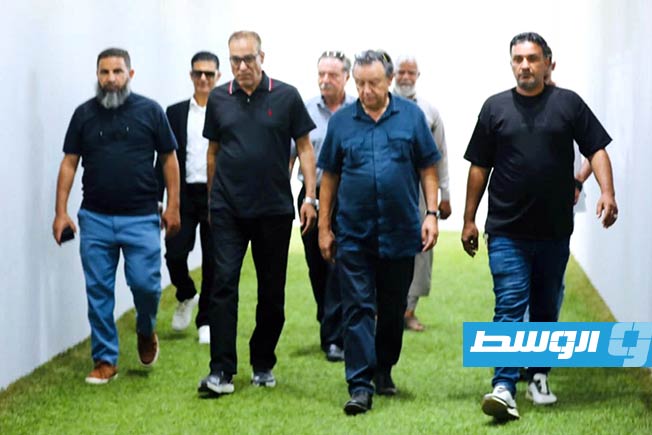 وفد اتحاد شمال أفريقيا لكرة القدم خلال الجولة التفقدية بمدينة بنغازي (تصوير - صلاح نجم)