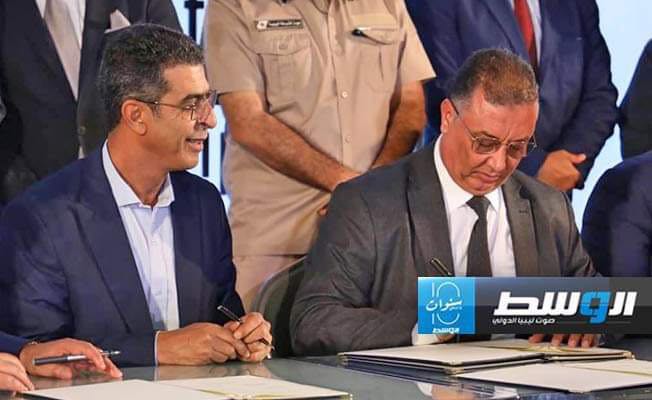 مراسم توقيع مذكرة التفاهم لإطلاق «نهج الصحة الواحدة» برعاية منظمة الصحة العالمية في طرابلس، الأحد 3 نوفمبر 2024. (وزارة الحكم المحلي)