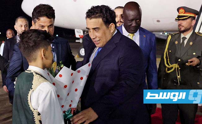 استقبال المنفي لدى وصوله العاصمة الأوغندية كمبالا، الخميس 18 يناير 2023. (المجلس الرئاسي)