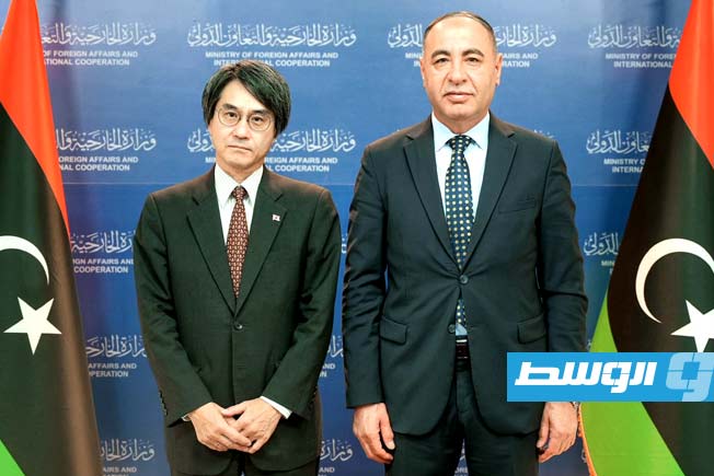 من لقاء المكلف تسيير مهام وزارة الخارجية بحكومة «الوحدة الوطنية الموقتة» الطاهر الباعور مع السفير الياباني شيمورا إيزورو في العاصمة طرابلس، 28 يوليو 2025. (وزارة الخارجية)