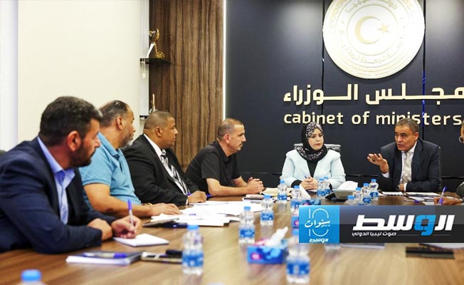 جانب من اجتماع لحكومة «الوحدة الوطنية الموقتة» بشأن صندوق التضامن الاجتماعي، الأربعاء 4 سبتمبر 2024 (صفحة الحكومة على فيسبوك)