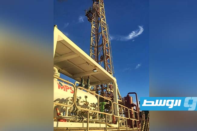 أحد آبار النفط التي تديره شركة سرت (أرشيفية: المؤسسة الوطنية للنفط)