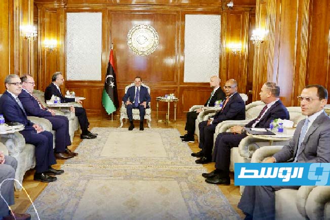 لقاء الدبيبة مع مسعد بولس في طرابلس بحضور عدد من الوزراء، 23 يوليو 2025. (حكومتنا)