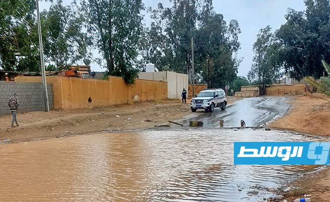 المياه تتسببب في وقف الحركة في عدة طرق بالنواحي الأربع، 6 ديسمبر 2024. (أمن النواحي الأربع)