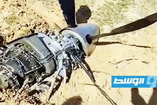 صورة مثبتة من فيديو متداول قيل لسقوط مسيَّرة تركية في بلدة العجيلات غرب ليبيا، الثلاثاء 28 يناير 2025 (فيسبوك)