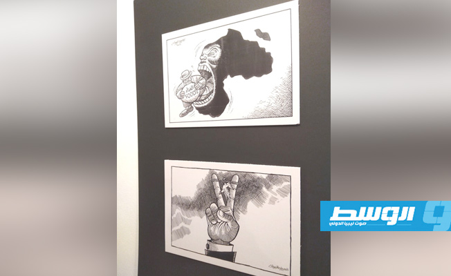 معرض «يوميات ساخرة» لفنان الكاريكاتير العجيلي العبيدي (بوابة الوسط)
