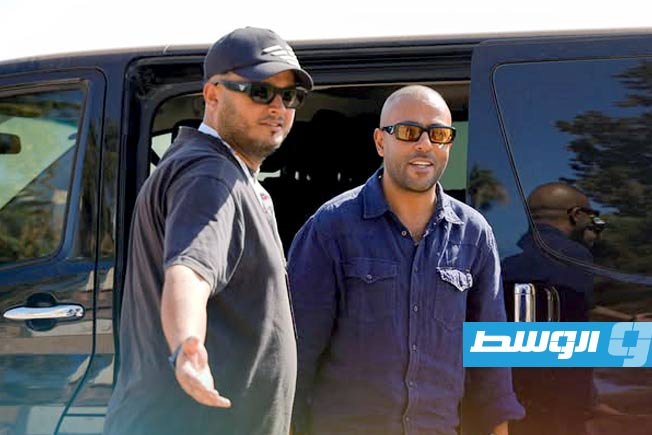 الفنان تامر عاشور يصل لأحياء حفل في مدينة بنغازي (فيسبوك)