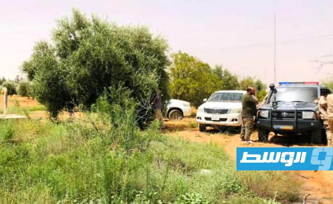 الدوريات الأمنية أثناء متابعة مسارات النهر الصناعي بالمنطقة من ترهونة إلى حدود بني وليد. (وزارة الداخلية)