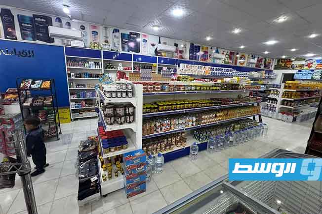 من داخل «سوبرماركت» في أجدابيا. (بوابة الوسط)