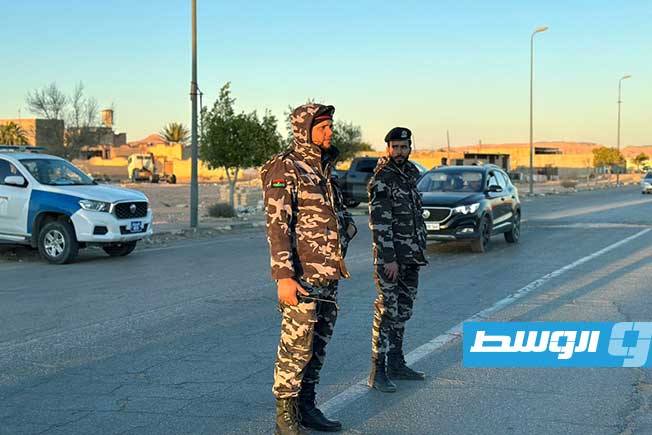 دورية أمنية تضبط شاحنة محملة بزيت طعام مخالف للتسعيرة بمزدة، 11 يناير 2026. (إنفاذ القانون)
