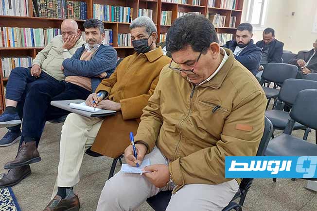 جانب من الأصبوحة الشعرية بمكتبة يونسكو احتفاء بديوان «من يغني معي معزوفة الفرح» للكاتب د.علي عبداللطيف حميده. (بوابة الوسط)