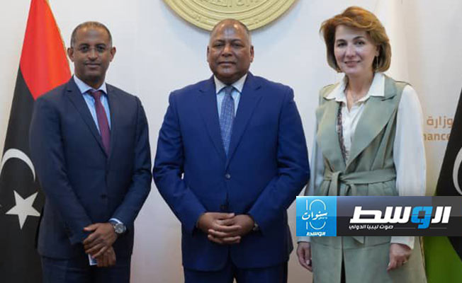 لقاء المبروك مع الممثلة المقيمية لبرنامج الأمم المتحدة الإنمائي في ليبيا، صوفي كيمخدزه، الثلاثاء 17 أكتوبر 2024. (وزارة المالية)