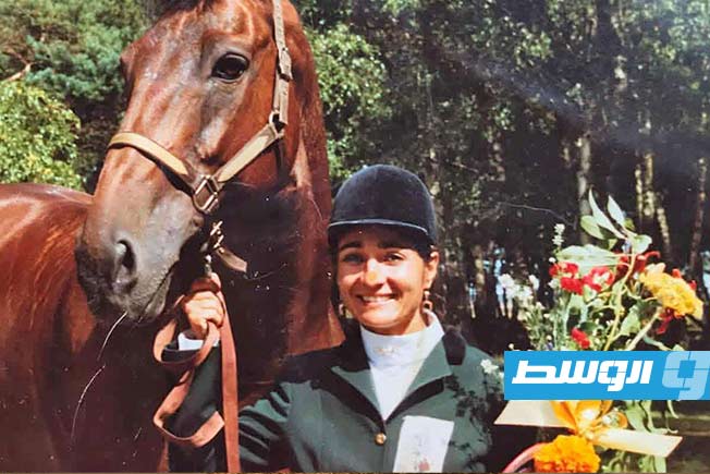 الفارسة الرائدة نزيهة أبوالسعود تكتب قصة ريادة نسائية في ميادين الفروسية. (خاص - الوسط)