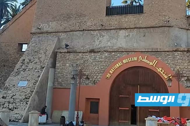 أعمال صيانة مستمرة بالقرب من السرايا الحمراء. (طرابلس الآن)