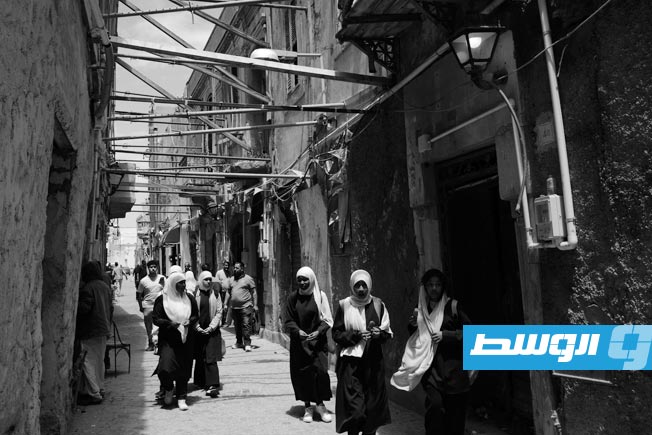 صورة من البوم الابيض و الاسود لساسي حريب (فيسبوك)