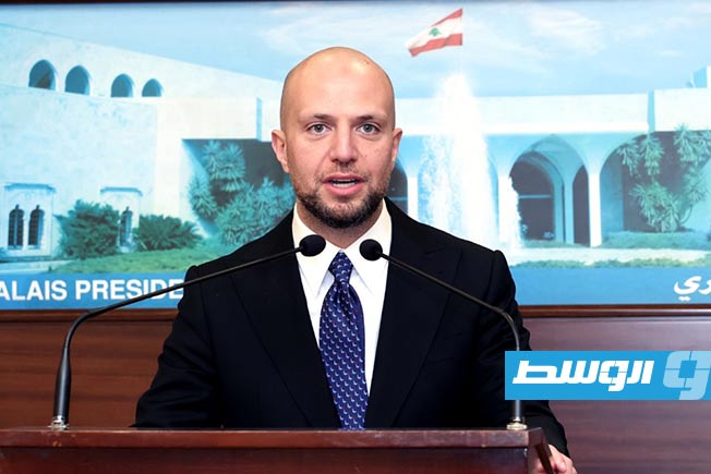 وزير الدولة للاتصال والشؤون السياسية وليد اللافي خلال تصريحه للصحفيين عقب لقاء الرئيس جوزيف عون بقصر بعبدا في بيروت، الإثنين 3 نوفمبر 2025. (الرئاسة اللبنانية)