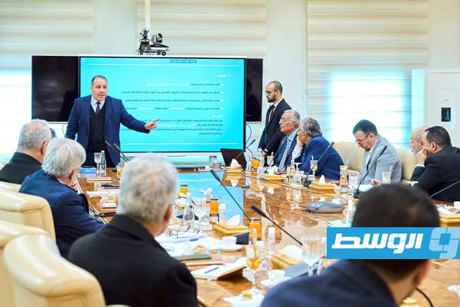 اجتماع رئيس هيئة الرقابة الإدارية عبدالله قادربوه ورئيس مجلس إدارة المؤسسة الوطنية للنفط، مسعود سليمان وممثلي إدارات في الجهتين، الإثنين 12 يناير 2026 (هيئة الرقابة الإدارية)