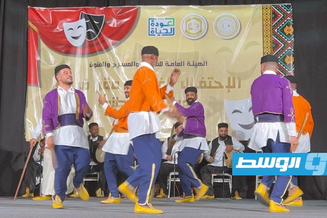 جانب من فعاليات افتتاح المسرح الوطني«محمد سليم» بطرابلس أمس الخميس. (تصوير: عبدالرحمن الشريف)