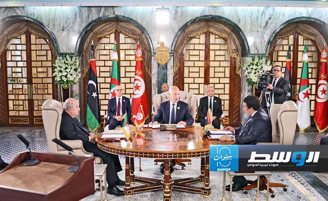 الاجتماع التشاوري بين سعيد وتبون والمنفي في تونس، الإثنين 22 أبريل 2024. (الرئاسة التونسية)