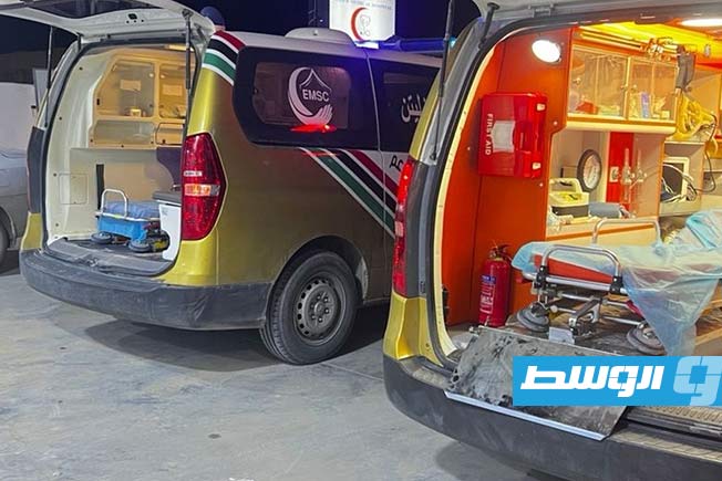 سيارات إسعاف في موقع مصحة خاصة تعرض بعض نزلائها لحالات اختناق في زليتن، 14 ديسمبر 2025. (مركز طب الطوارئ والدعم)