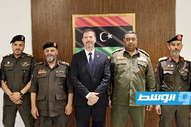 لقاء اللواء محمد العكري مع رئيس بعثة الاتحاد الأوروبي للمساعدة الحدودية في ليبيا «يوبام - ليبيا» جان فيسيتال، الأربعاء 6 أغسطس 2025. (يوبام - ليبيا)