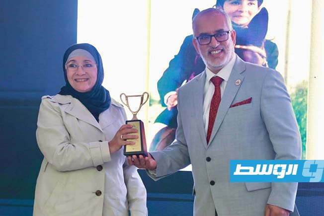 الفارسة الرائدة نزيهة أبوالسعود تكتب قصة ريادة نسائية في ميادين الفروسية. (خاص - الوسط)