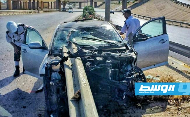 حطام السيارة عقب الحادث في طريق الشط، 9 أغسطس 2021. (مديرية أمن طرابلس)