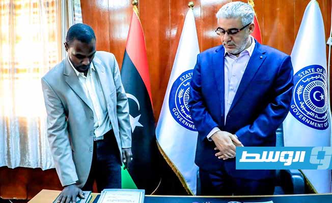 أداء القسم القانوني لأأعضاء المجلس التسييري لبلدية مرادة أمام وزير الحكم المحلي بالحكومة المكلفة من مجلس النواب. (المكتب الإعلامي للحكومة)