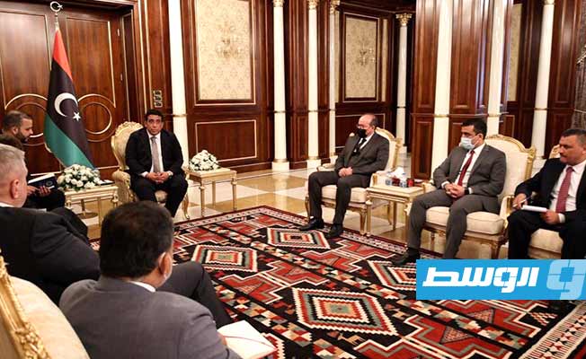 من لقاء المنفي وكوبيش ودي كارلو، 21 أكتوبر 2021. (المجلس الرئاسي)