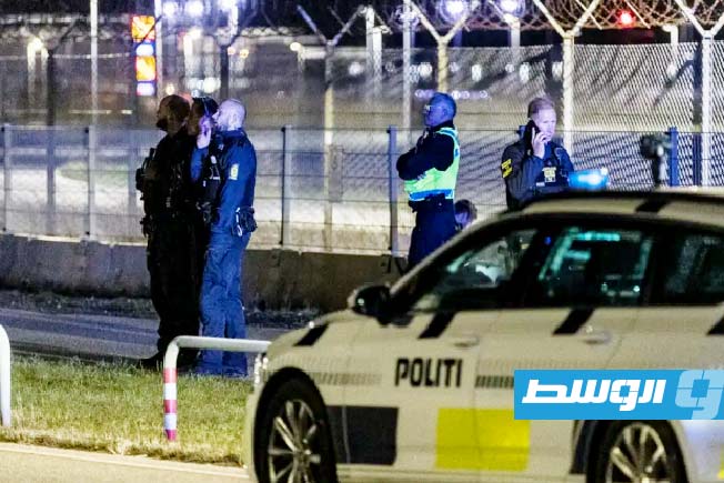 عناصر من الشرطة الدنماركية بمحيط مطار كوبنهاغن، 22 سبتمبر 2025. (الإنترنت)