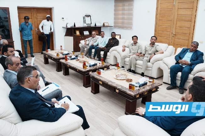 جانب من اجتماع الحويج مع أعضاء المجلس البلدي سبها، 13 مايو 2026 (وزارة الخارجية في الحكومة المكلفة من مجلس النواب)