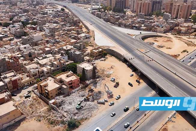 إزالة العوائق وفتح المسار لاستكمال تنفيذ كوبري الدائري الثالث - صلاح الدين في طرابلس، 18 يوليو 2026 (جهاز تنفيذ مشروعات الإسكان)