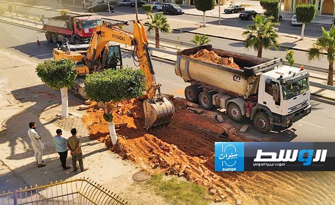 من أعمال المرحلة الأولى من مشروع توسعة الطريق الساحلي وسط مدينة سرت. (جهاز تنفيذ مشروعات الإسكان والمرافق)