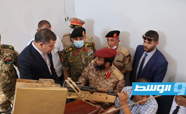 جانب من زيارة رئيس حكومة الوحدة الوطنية عبدالحميد الدبيبة لكلية الهندسة العسكرية، الثلاثاء، 5 أكتوبر 2021 (صفحة الحكومة على فيسبوك)