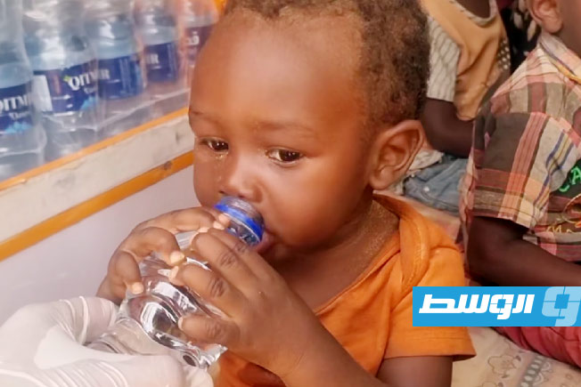 إنقاذ نازحين سودانيين تقطعت بهم السبل جنوب الكفرة (جهاز الإسعاف والطوارئ بالكفرة)إنقاذ نازحين سودانيين تقطعت بهم السبل جنوب الكفرة (جهاز الإسعاف والطوارئ بالكفرة)