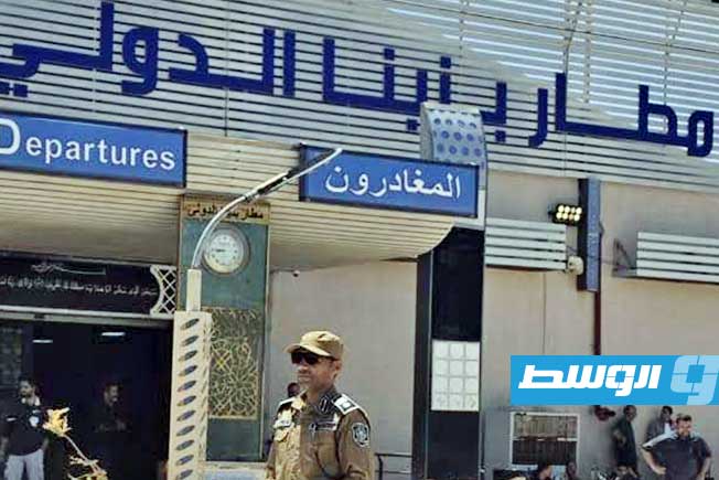 ترحيل مهاجرين غير قانونيين من مطار بنينا في بنغازي، 7 مايو 2026. (رئاسة جهاز مكافحة الهجرة غير الشرعية)