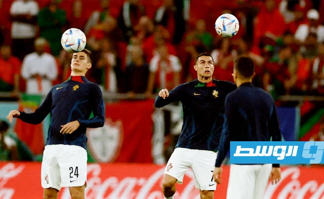 لاعبو المنتخب البرتغالي يجرون عمليات الإحماء قبل المواجهة، 10 ديسمبر 2022. (الإنترنت)