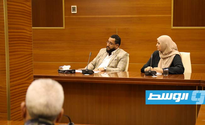 مديرو الصيدلة بالمستشفيات والمراكز الطبية في اجتماع مع إدارة المستلزمات الطبية بوزارة الصحة في حكومة الدبيبة، 31 أكتوبر 2022 (الوزارة)