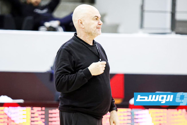 مدرب المنتخب الليبي لكرة السلة فؤاد أبوشقرا (صفحة الاتحاد الليبي لكرة السلة على فيسبوك)