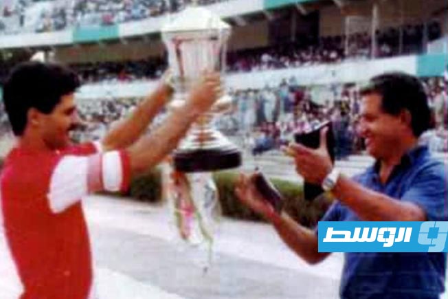 المدرب كمال لموي أول جزائري يتوج باللقب مع الاتحاد (أرشيفية: الإنترنت)
