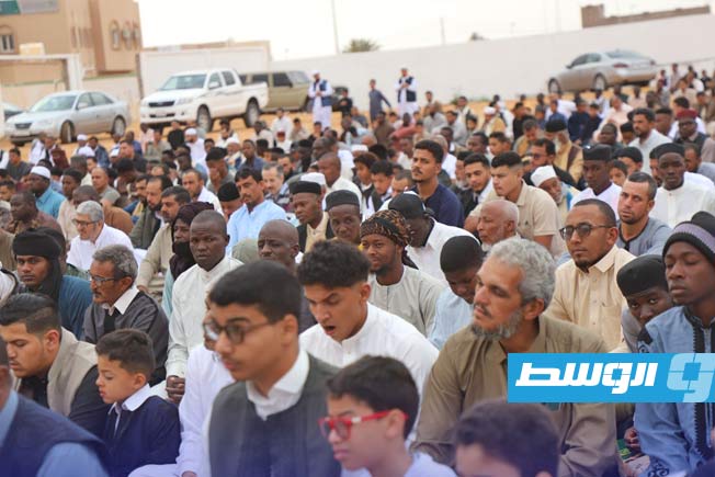 مواطنون يؤدون صلاة العيد في بلديات العزيزية وصرمان ووادي الشاطئ، 27 مايو 2026. (الإنترنت)