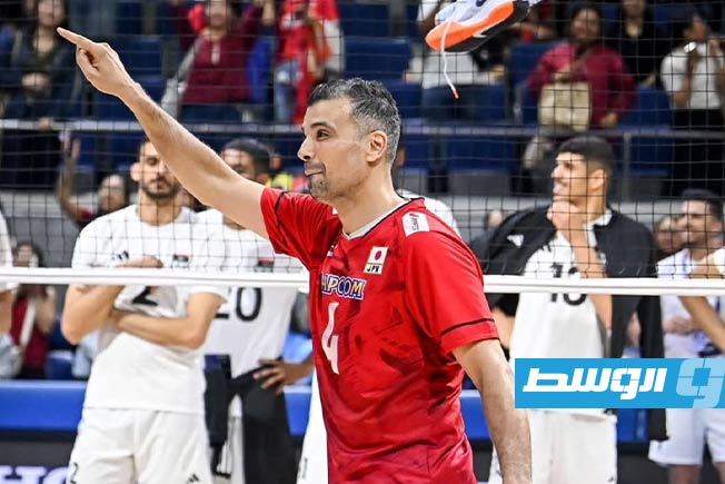 من وداع قائد المنتخب الليبي لكرة الطائرة المعتزل فؤاد المعروق عقب مباراة المنتخب أمام اليابان، الأربعاء 17 سبتمبر 2025 (الاتحاد الليبي للكرة الطائرة)