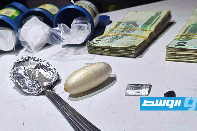 مخدرات بحوزة المتهمين، الإثنين 21 يوليو 2025 (مديرية أمن صبراتة)
