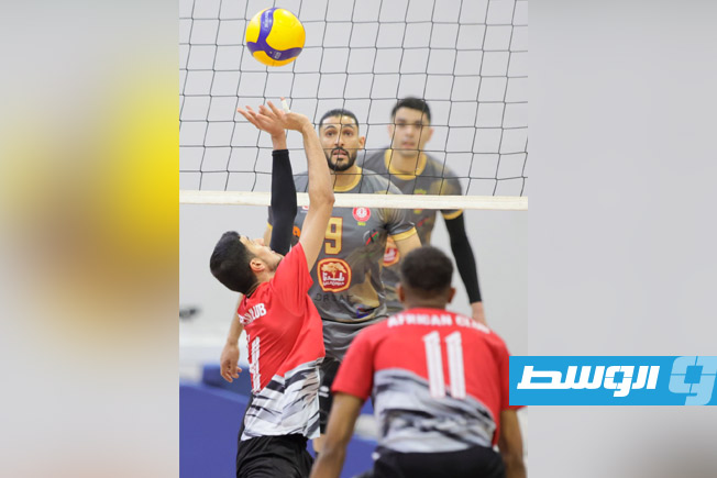 مباراة السويحلي والأفريقي زليتن بالجولة الثانية من نهائيات ليبيا للكرة الطائرة الجمعة 6 فبراير 2026 (تصوير – محمود دردور – الوسط)