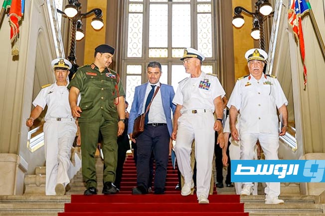 لقاء صدام خليفة حفتر مع رئيس أركان البحرية الإيطالية، الأدميرال إنريكو كريدندينو، في روما، الجمعة 13 يونيو 2025. (شعبة الإعلام الحربي)