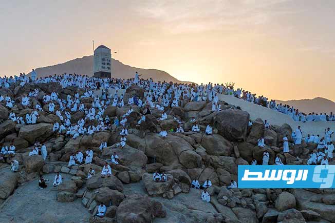 حجاج بيت الله الحرام في مشعر عرفات، 5 يونيو 2025 (الإنترنت)